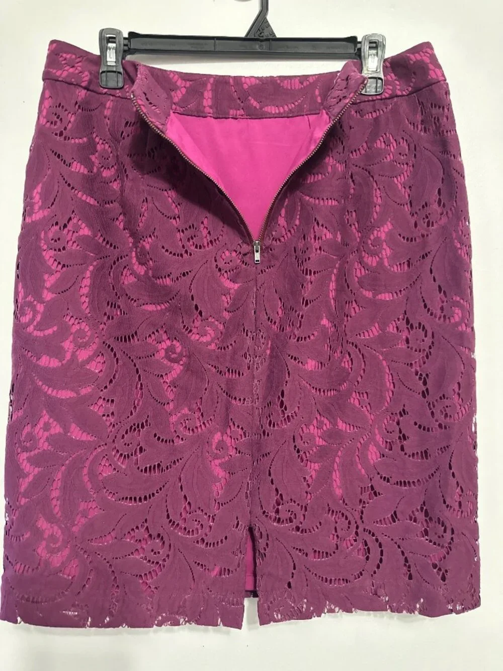 Cabi Pink Lace Pencil Skirt Womens Size 10 Back Zipper Fully Lined Elegant Desig